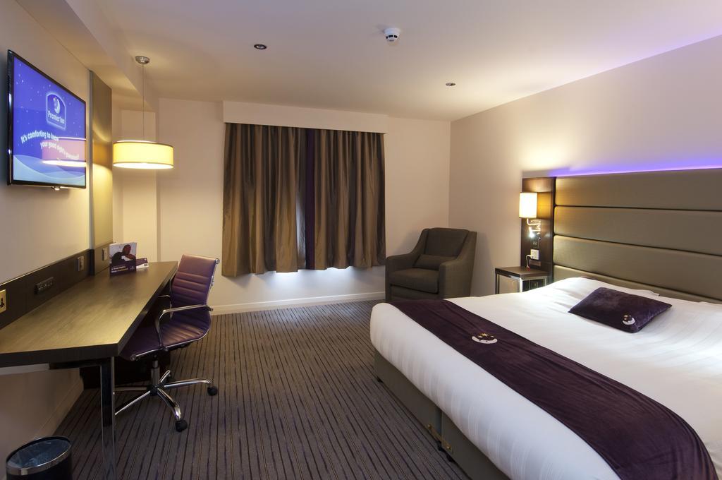 Premier Inn London Elstree / Borehamwood Exterior foto