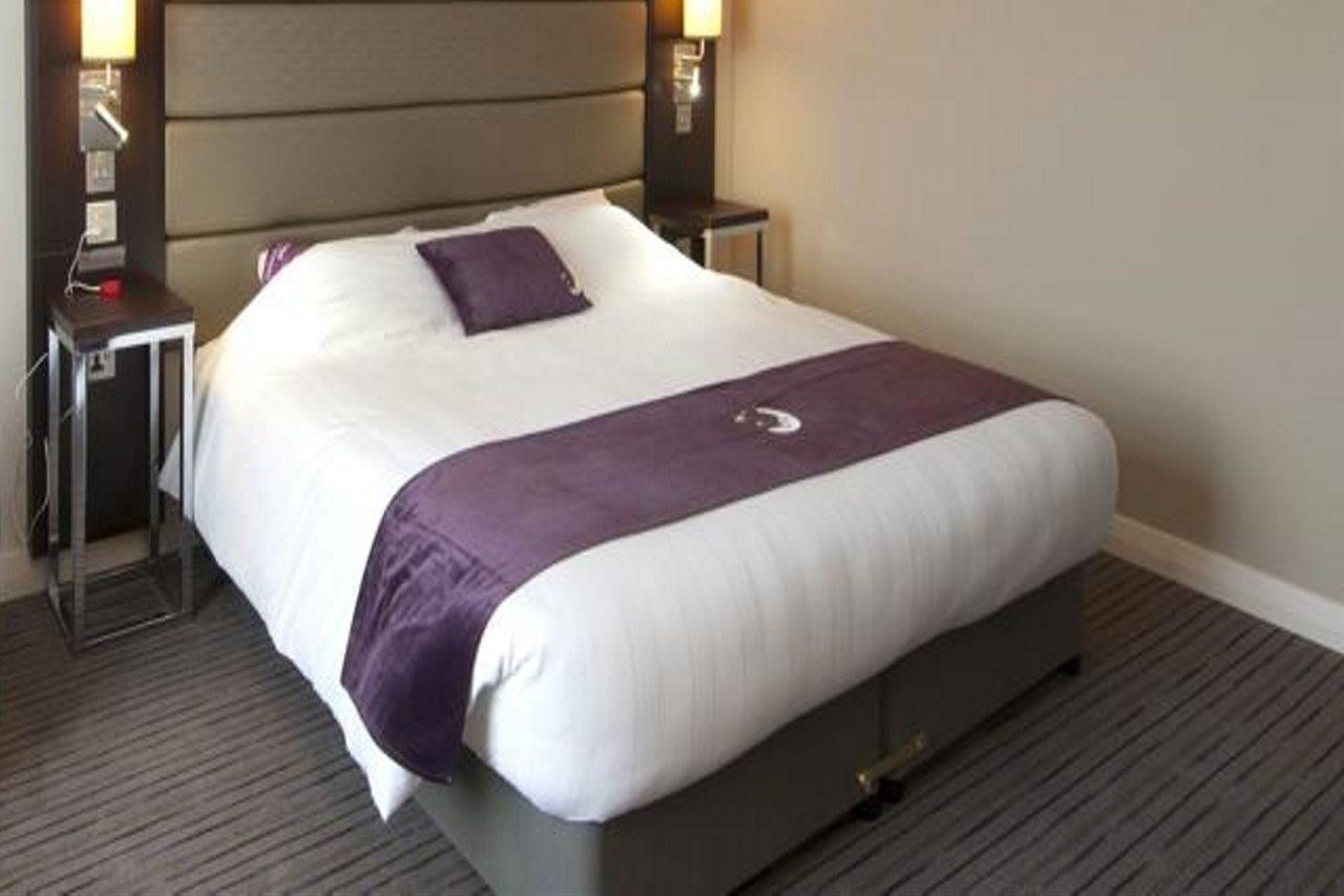 Premier Inn London Elstree / Borehamwood Exterior foto